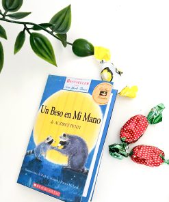 Minilibro para colorear,  inspirada en el libro "Un beso en mi mano"